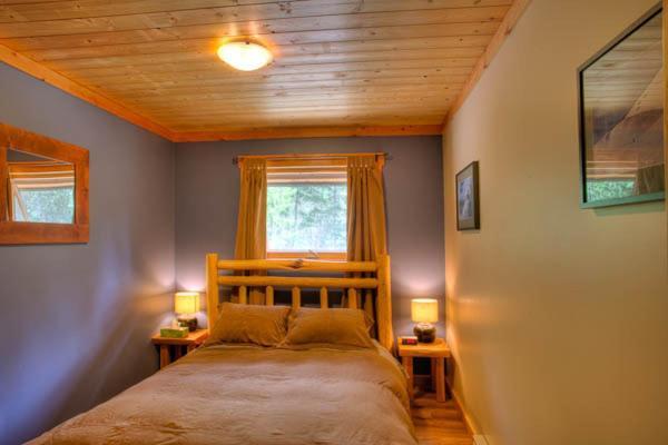 Mount 7 Lodges Golden Rum bild