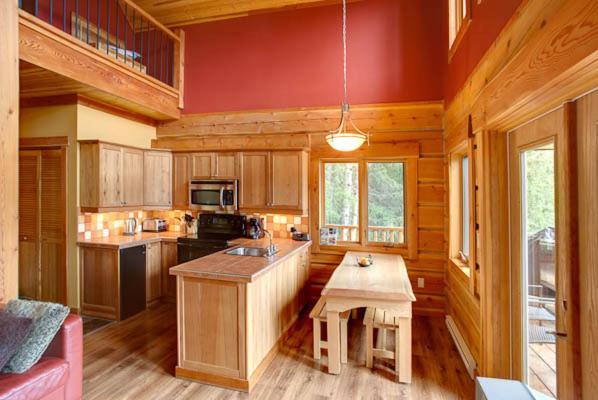 Mount 7 Lodges Golden Rum bild