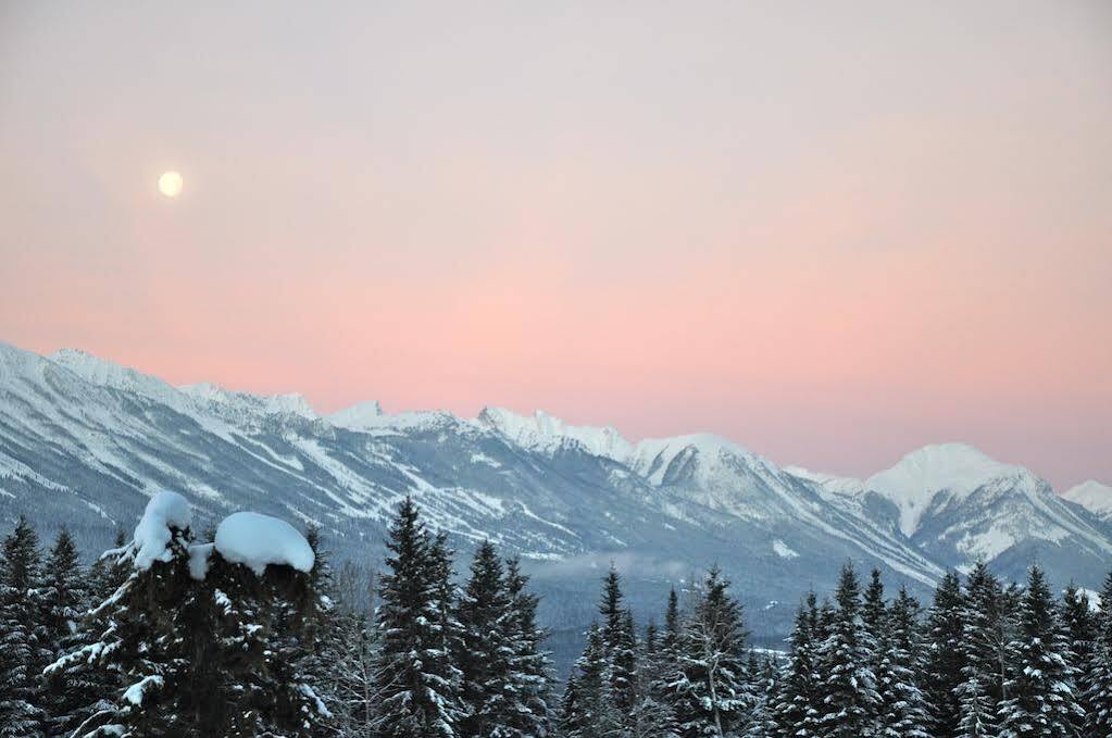 Mount 7 Lodges Golden Exteriör bild
